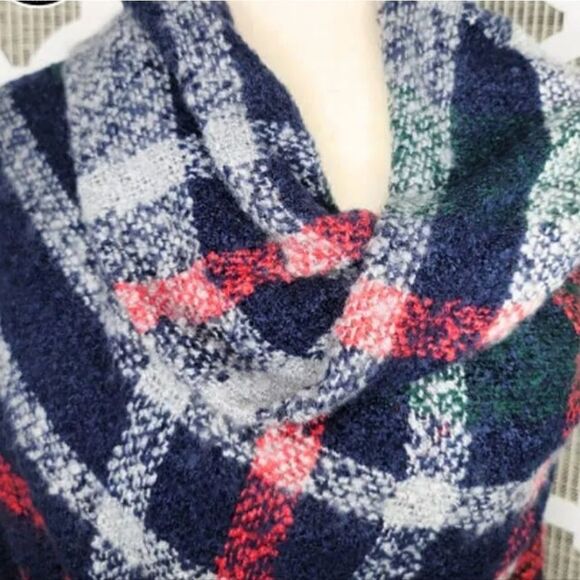 Quagga Blanket Wrap in Red Buffalo Checkered - Picture 10 of 13